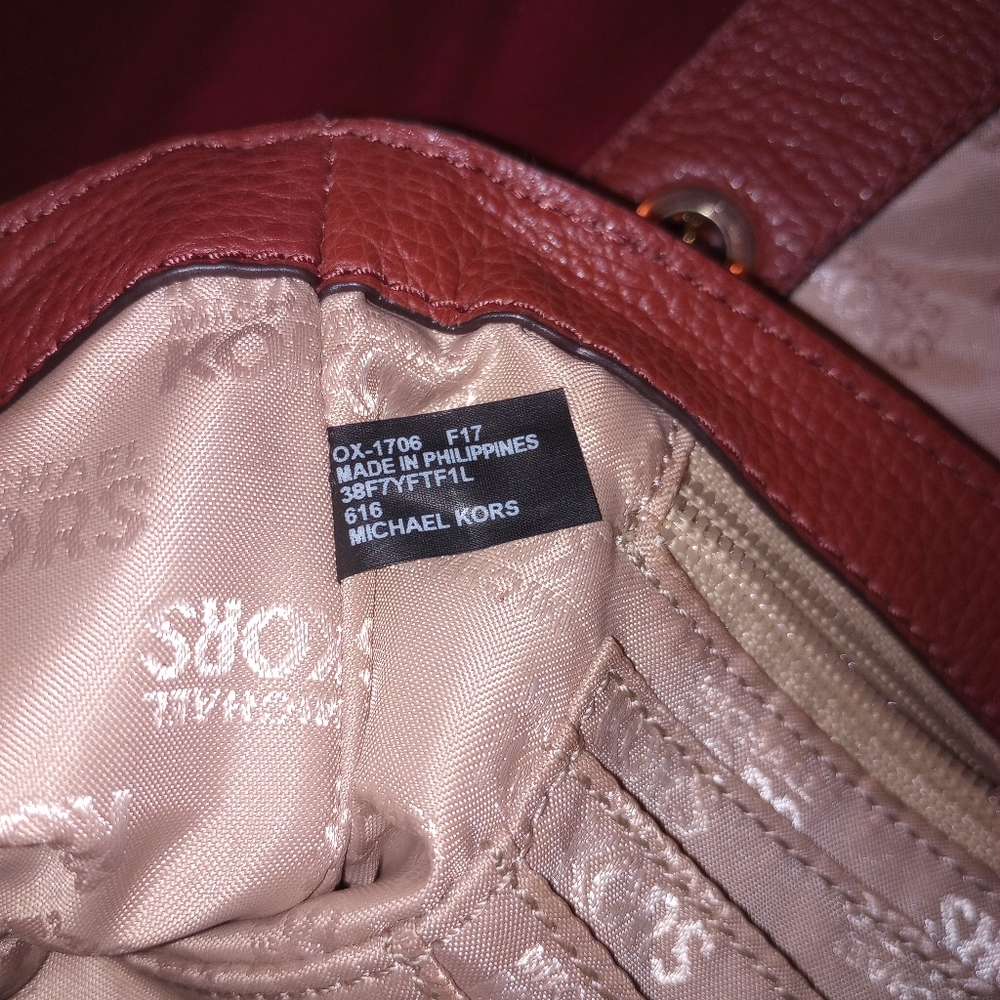 Michael Kors purse - Picture 6 of 11